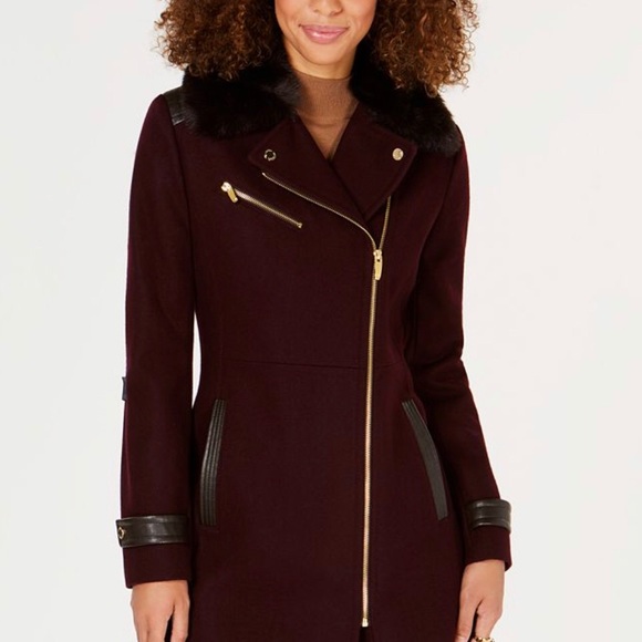 Via SpigaAsymmetrical Faux-Fur-Collar Coat - Picture 1 of 2